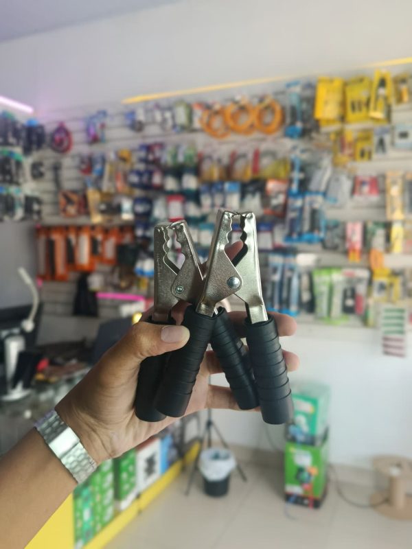 Garra Jacaré 200A – Preta