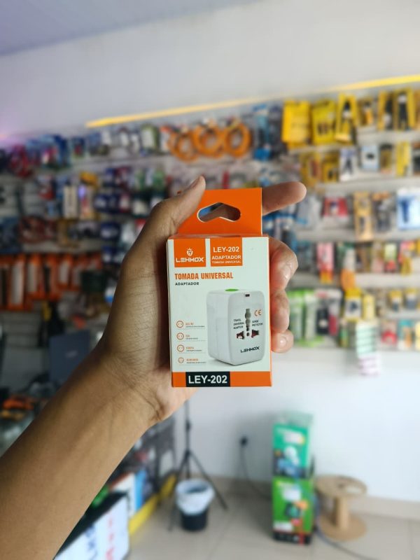 Tomada Universal Adaptador de Plugs Estrangeiros LEHMOX